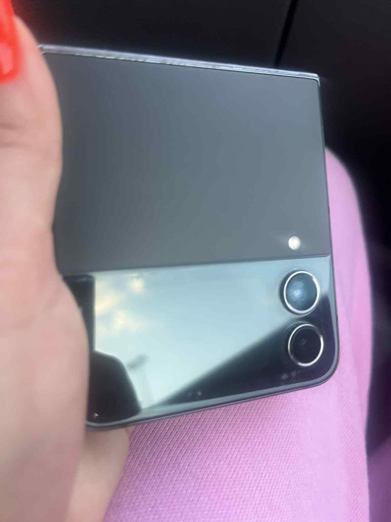 Samsung Z Flip 4 idealny gwarancja