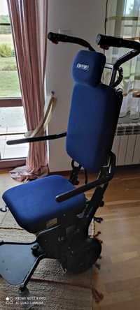 Wózek dla przewozu osób niepełnosprawnych