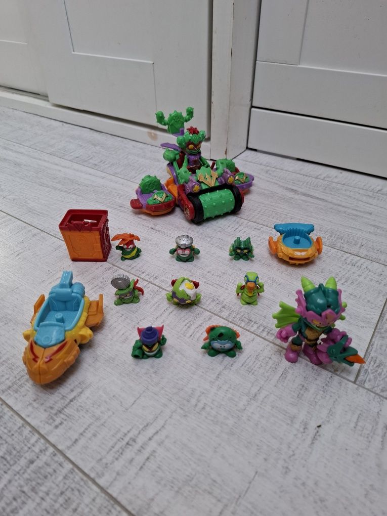 Zestaw super zings spike roller zielony samochód kaktus figurki autka