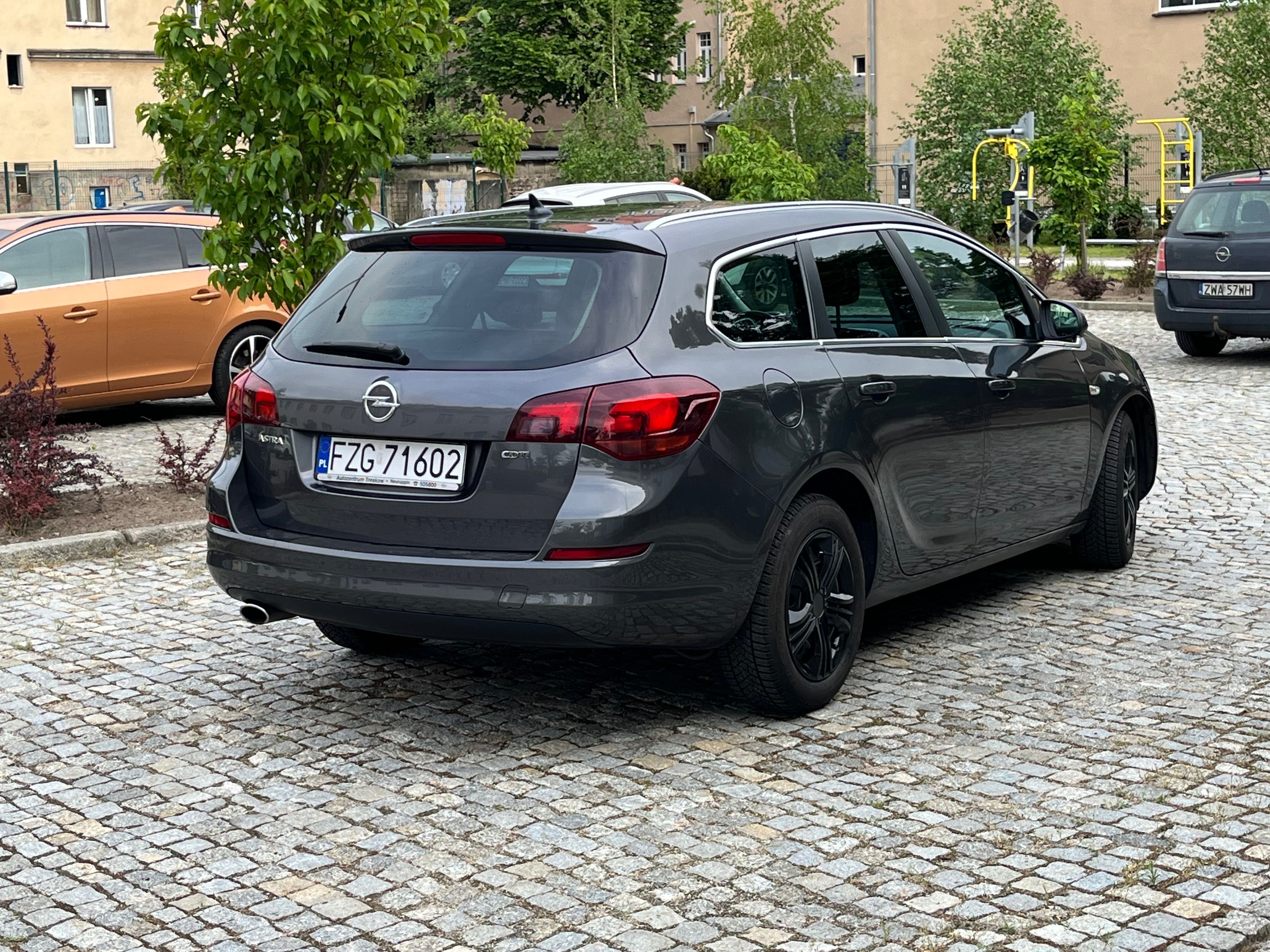 Opel Astra j 2,0  dizel automat  bi xenon