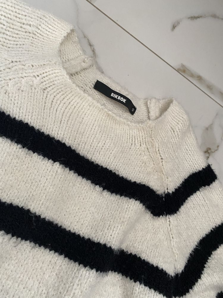 Gruby damski sweter w paski oversize S