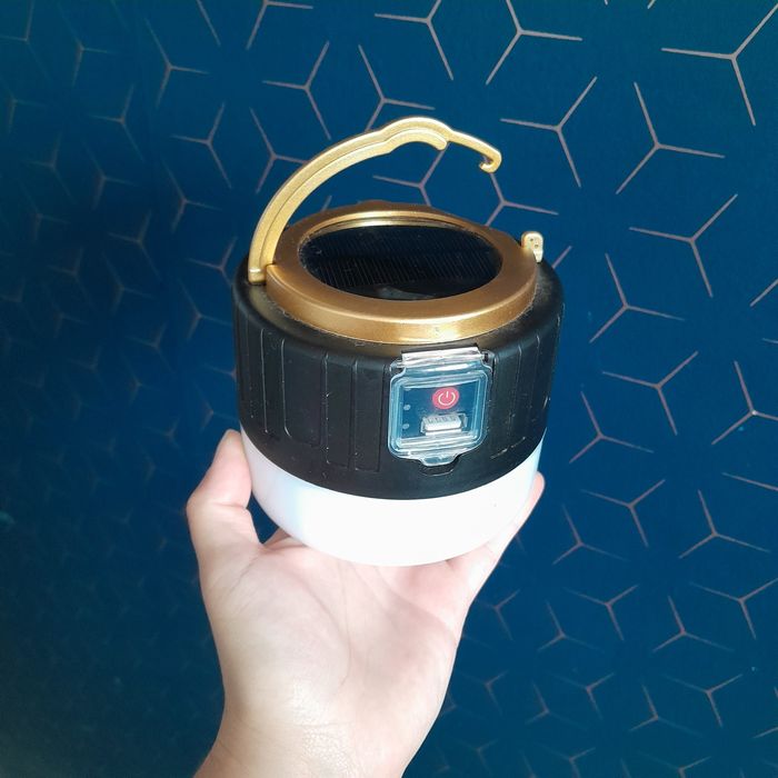Lampka turystyczna solarna usb