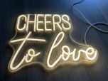 Napis LED „cheers to love”