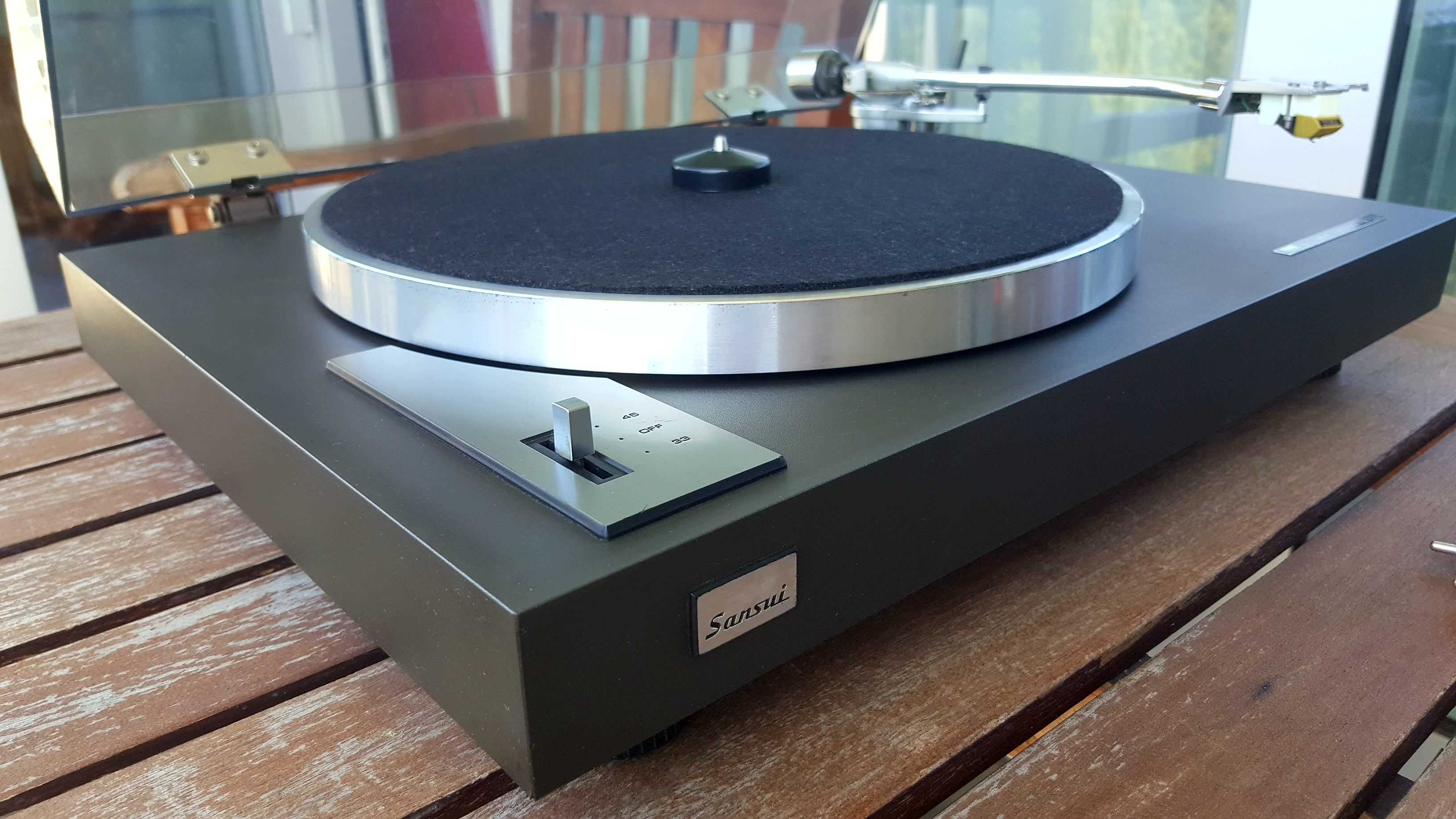 Sansui SR-222 z napędem paskowym.