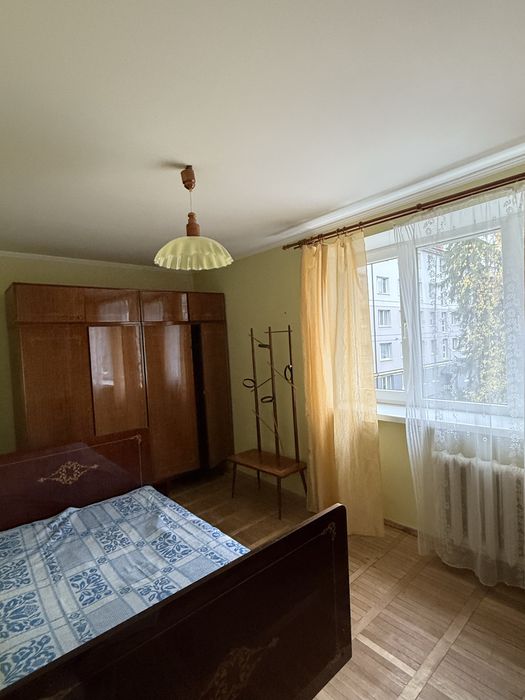 Продаж 3 кімнатної квартири в центрі