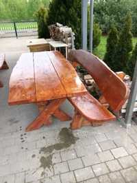 Stół z dwiema ławkami grube i solidne