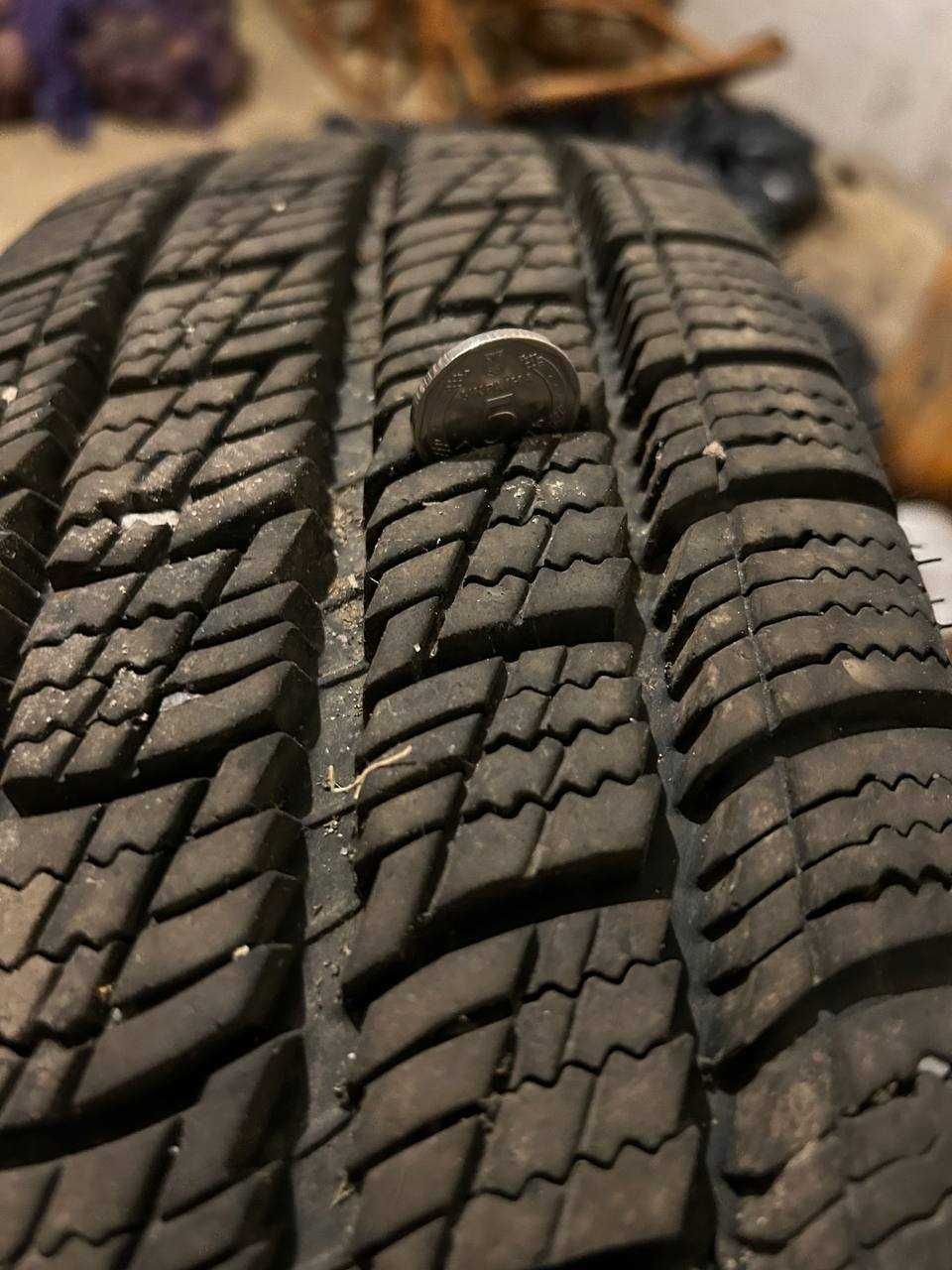 Продам Зимову резину  185/75R16C