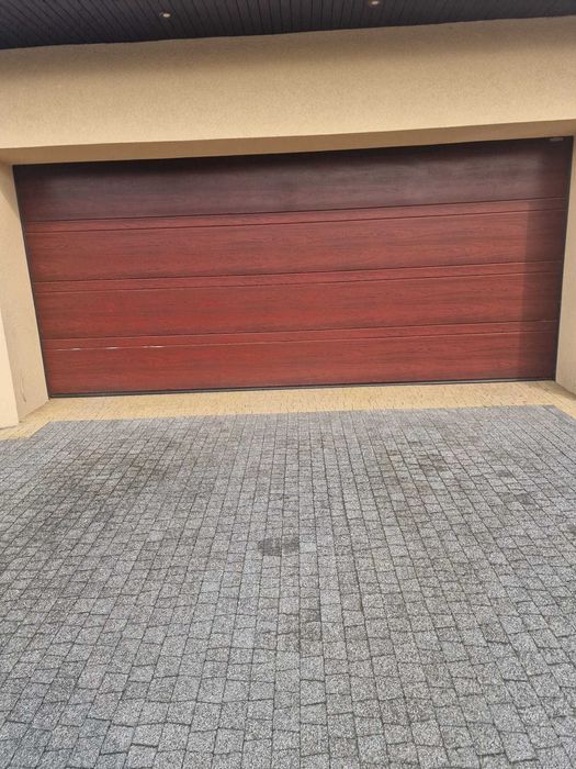 Brama garażowa segmentowa używana KOMPLETNA na 2 stanowiska 5m x 2,2m