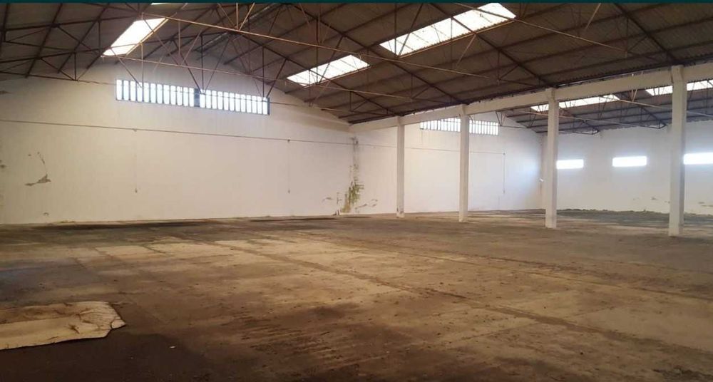 Arrendamento Armazém Sétubal -1800m2 - Estrada dos Ciprestes