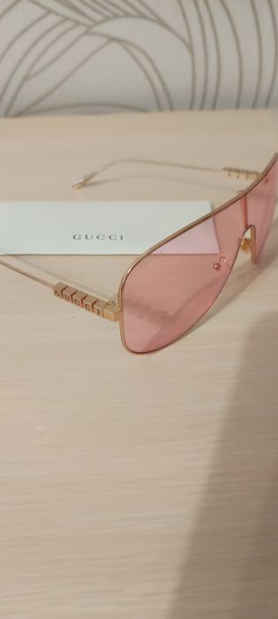 Продам Оригинальные очки GUCCI очень классные очки