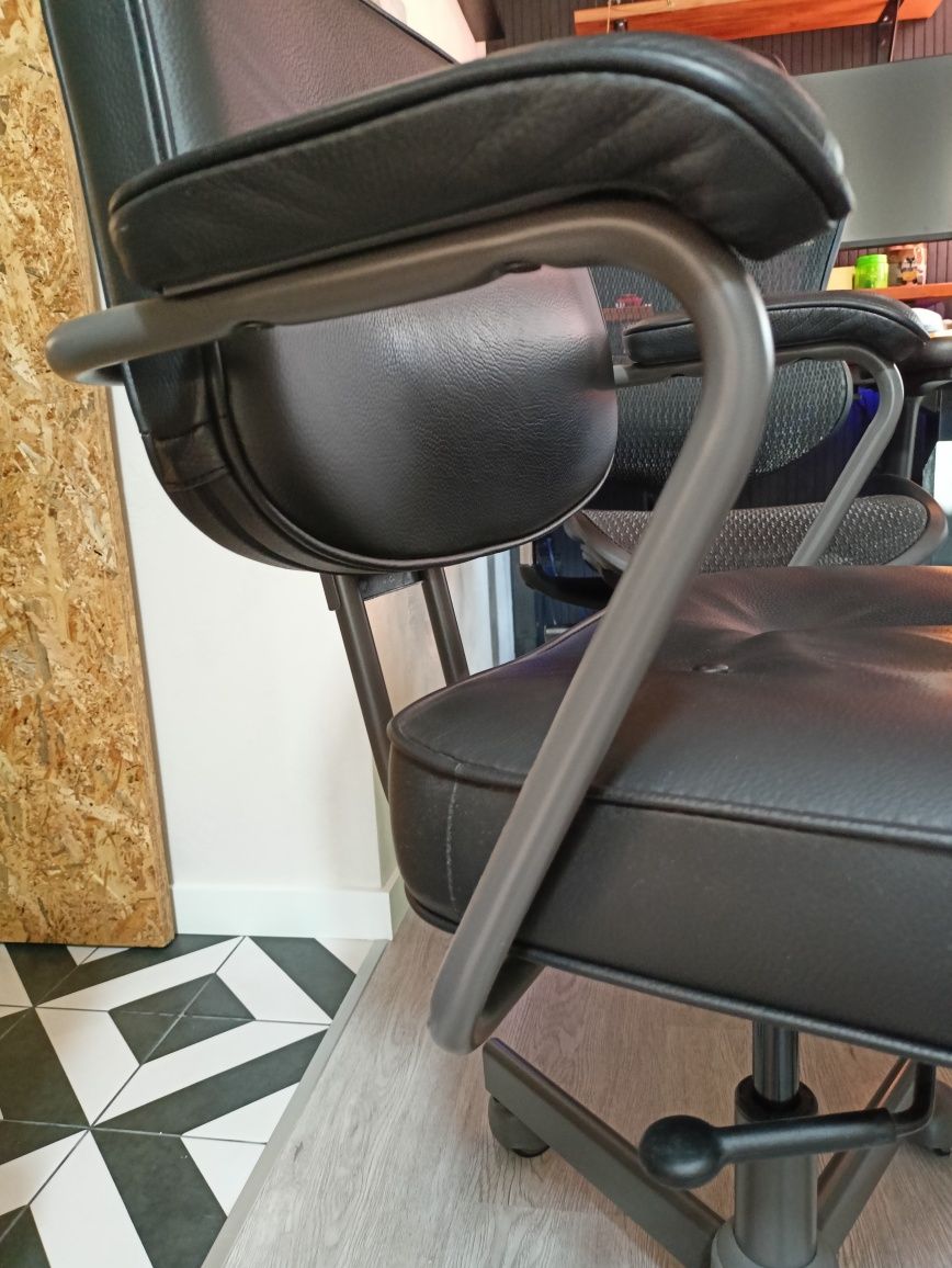 Cadeira de escritório em couro preta  IKEA