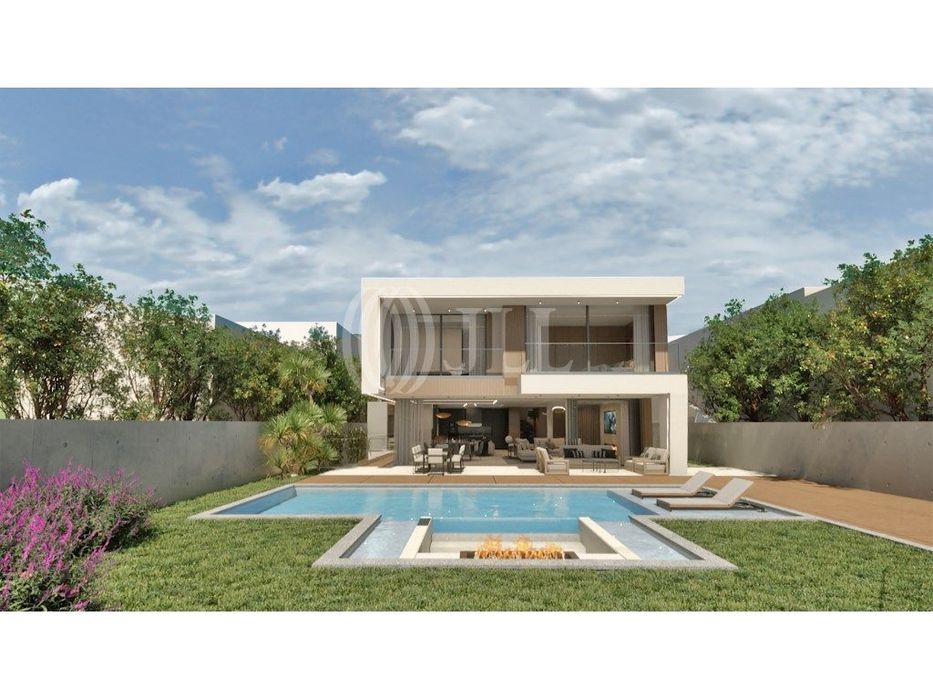 Terreno com projeto para moradia T4, Funchal, Madeira