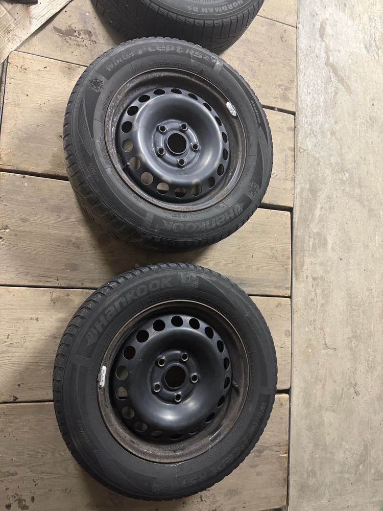 Продам диски с зимой  5 112 r15 195 65
