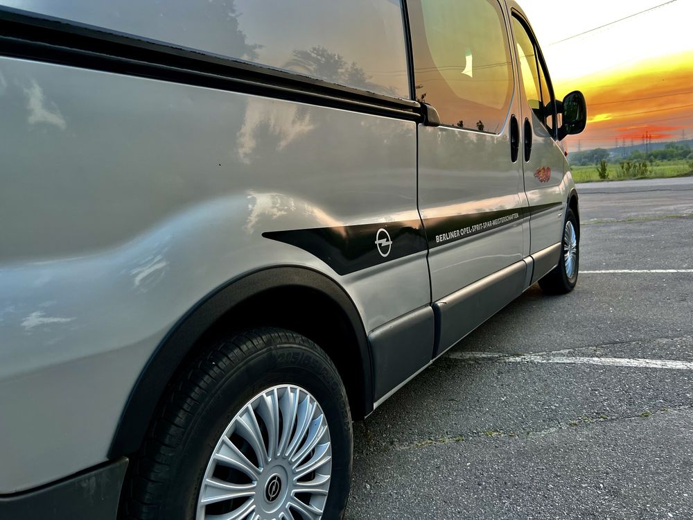 Opel Vivaro Long пассажир 6 мест , категория ..В..