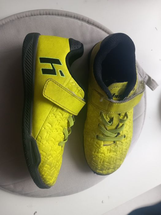 Buty pilkarskie halówki huari