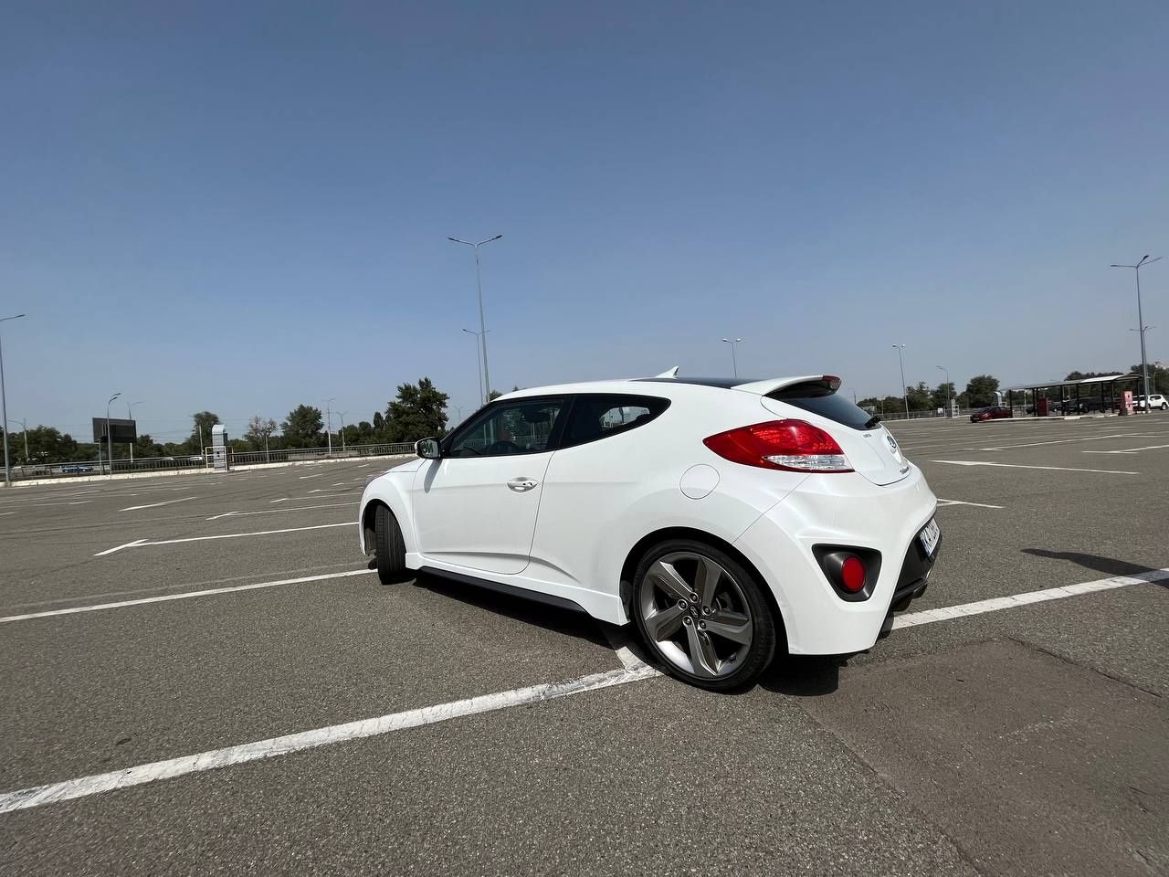 Продам hyundai veloster turbo 204 кс