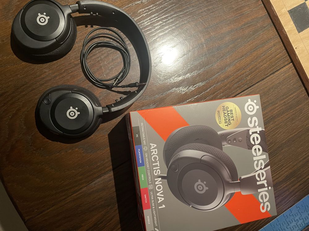 Conjunto de rato, teclado e headsets