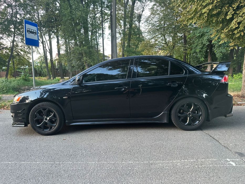 Mitsubishi lancer 10