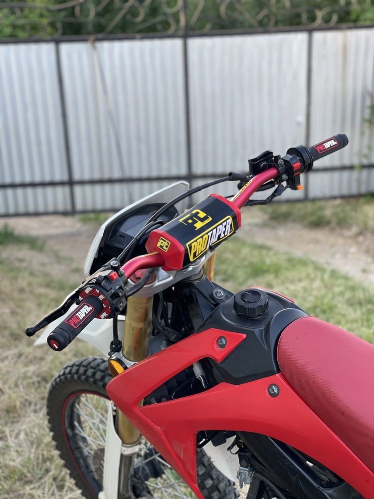 Продам мотоцикл ендуро 250