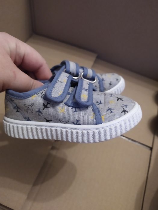 Buty chłopięce coccodrillo rozmiar 21
