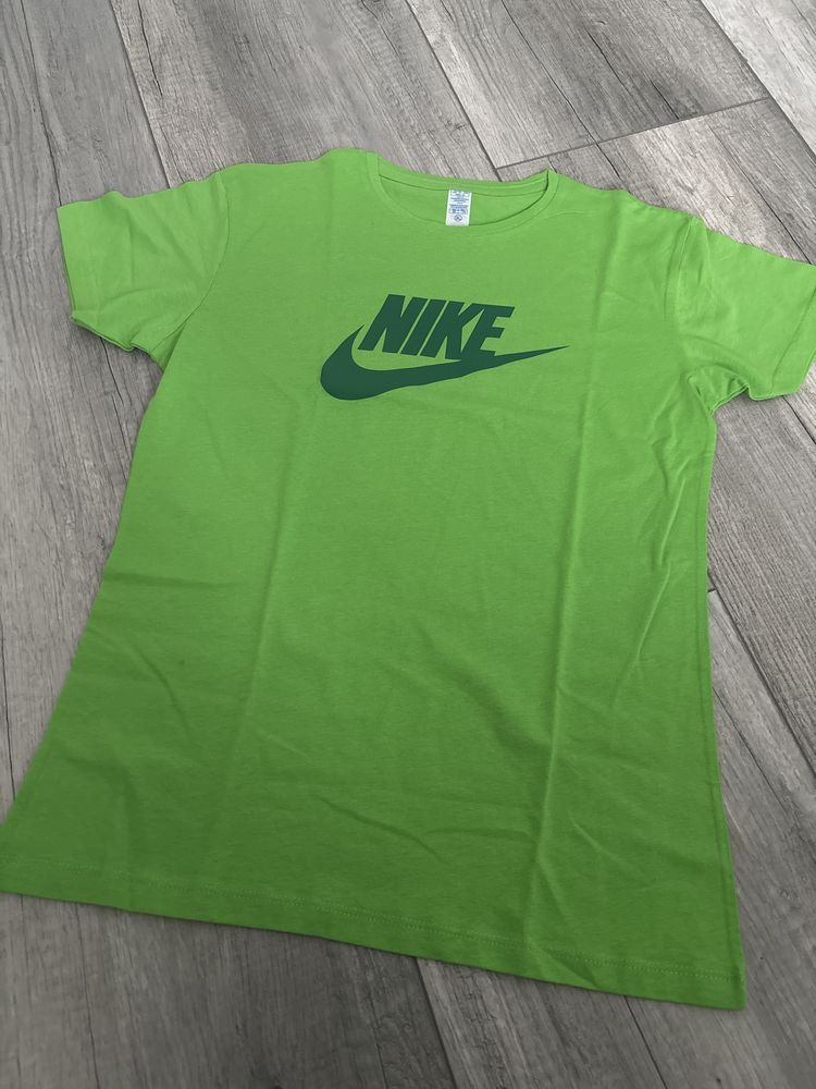 Koszulka nike ….