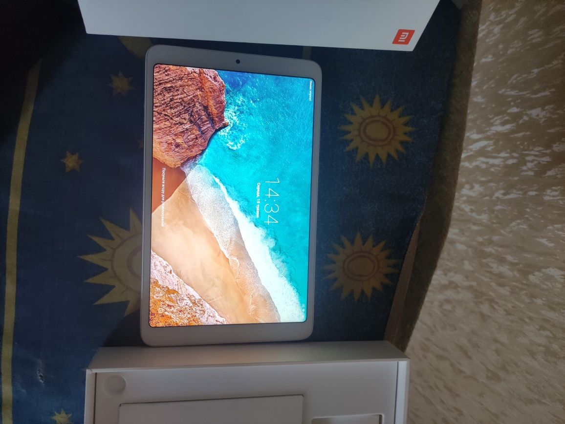Продам планшет Xiaomi Mi Pad 4,LTE