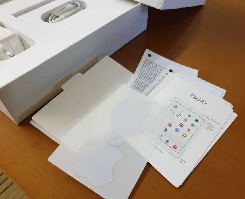 Caixa / Estojo para iPad Air 32 GB com Acessórios