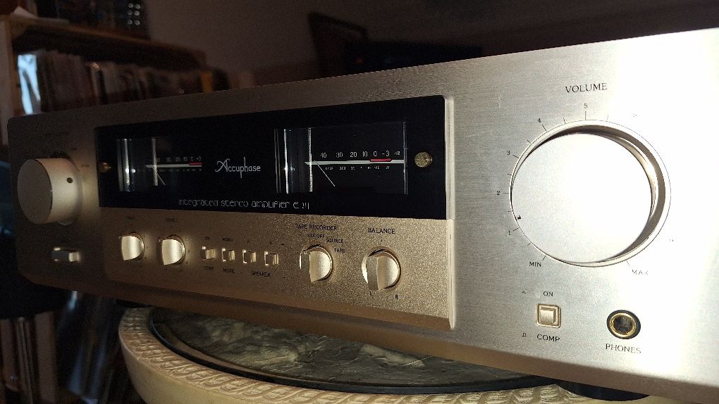 ACCUPHASE E211 wzmacniacz