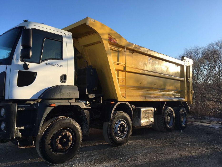 Самосвали 3-х та 4-х осні Ford Cargo! Водії броньовані!
