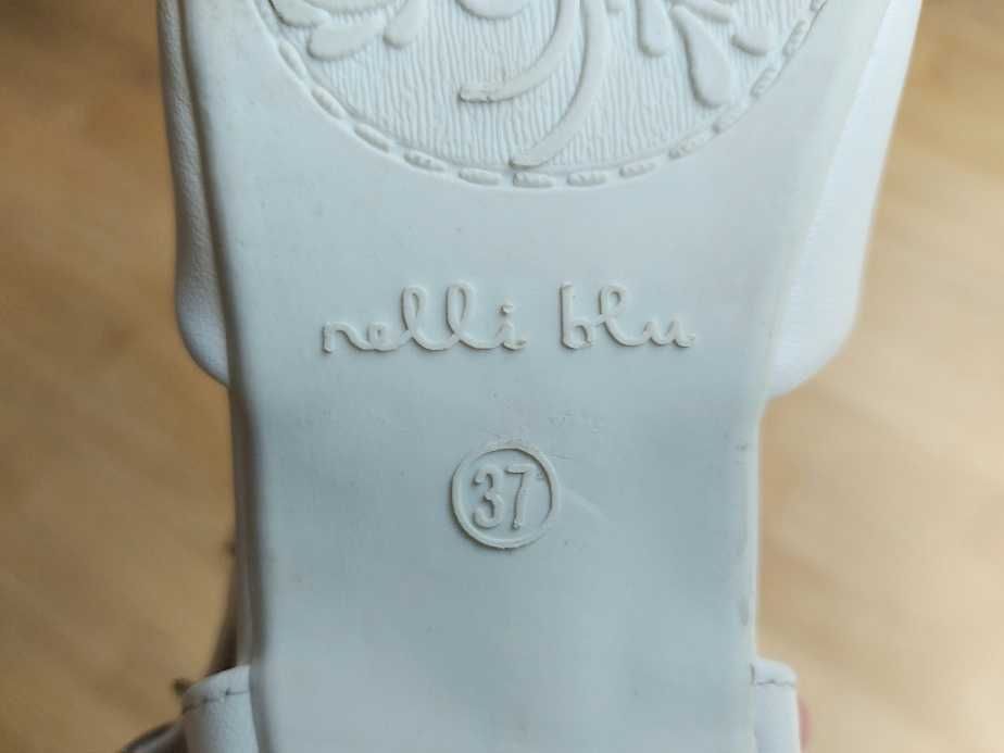 Buty białe komunijne dziewczęce
