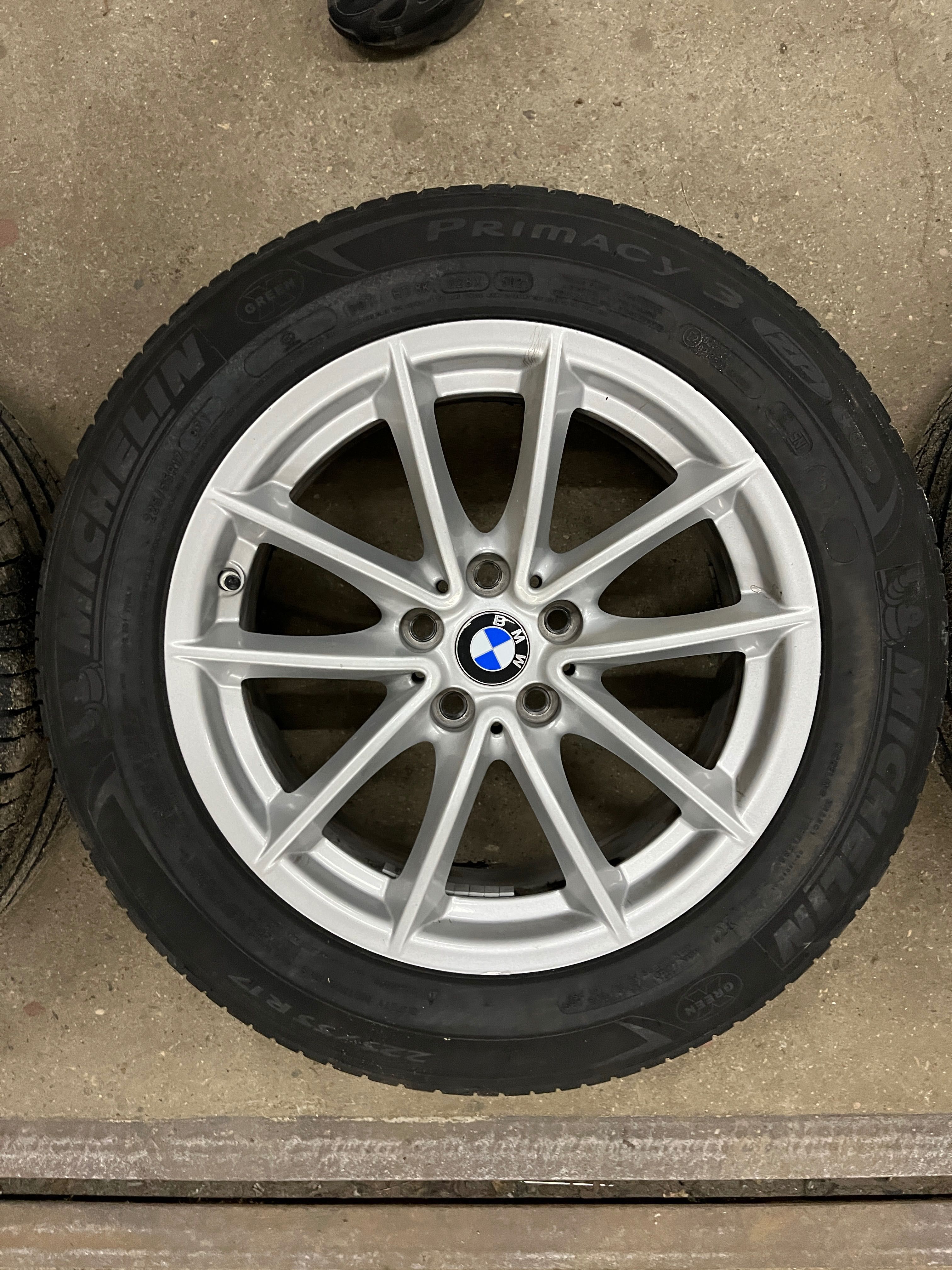 Komplet kół letnich na Alufelgach BMW (MICHELIN Primacy 225/55/R17)