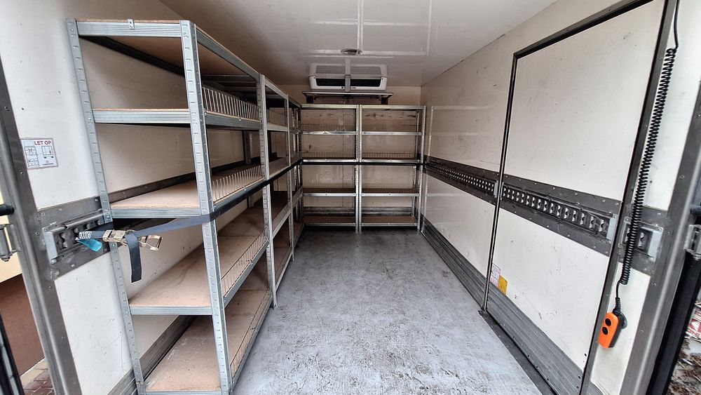 Wynajem busów dostawczych ,chłodnia winda przewóz rzeczy przeprowadzki