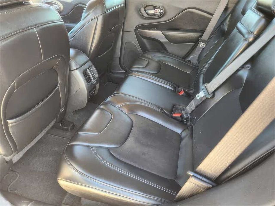 Jeep Cherokee Latitude Plus      2019