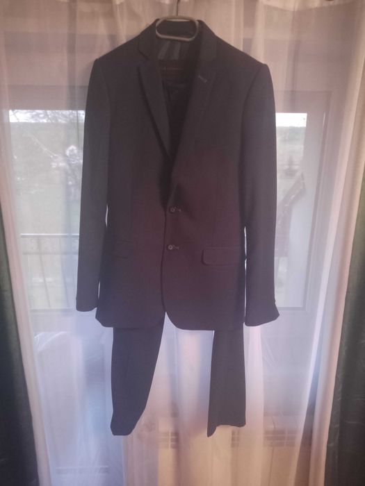 Sprzedam garnitur granatowy 178cm