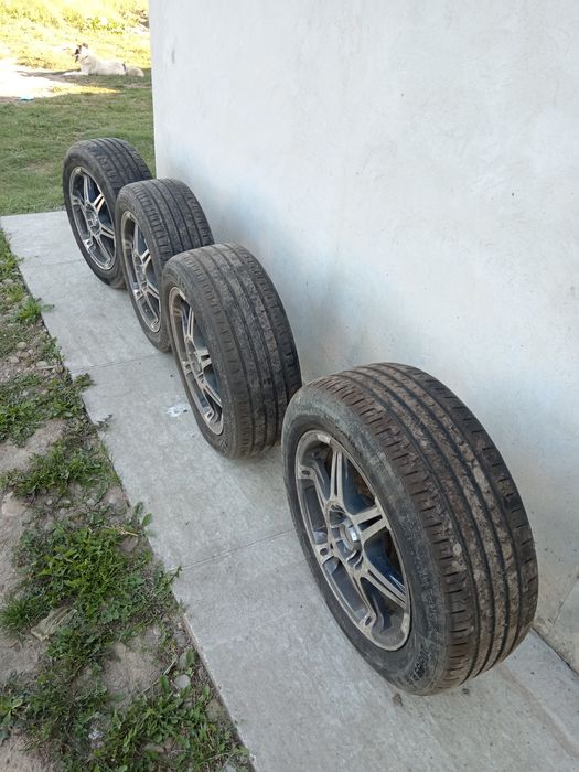 Продам комплект коліс з литими дисками для тойота авенсис 16