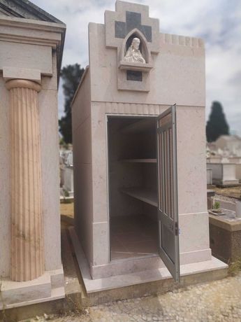 Jazigo familiar - Cemitério de Nossa Sra da Piedade, Setúbal