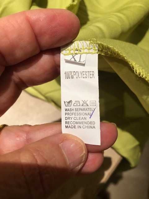Elegante vestido comprido verde lima com leve plissado