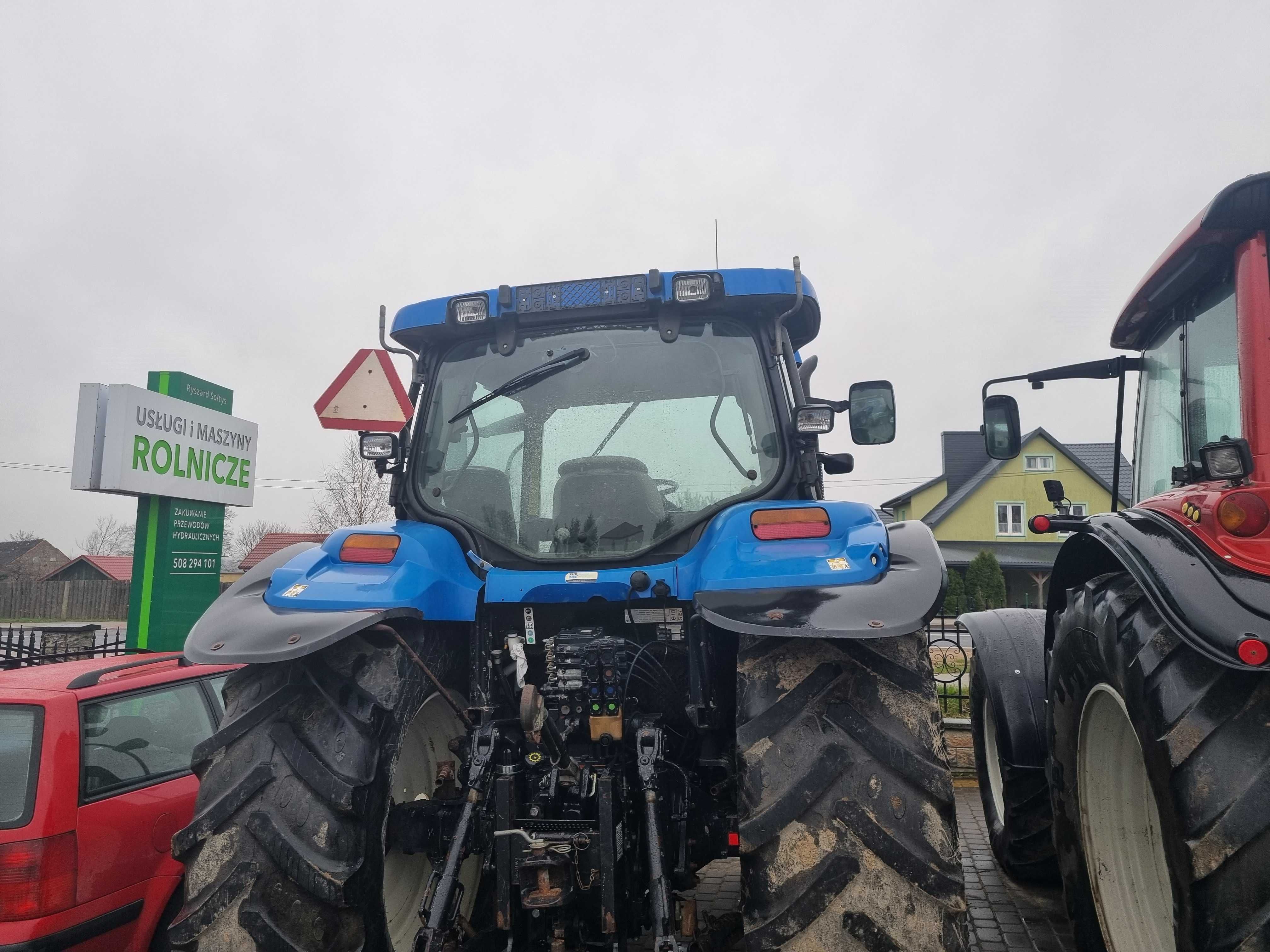 Ciągnik New Holland TS 110 z ładowaczem czołowym