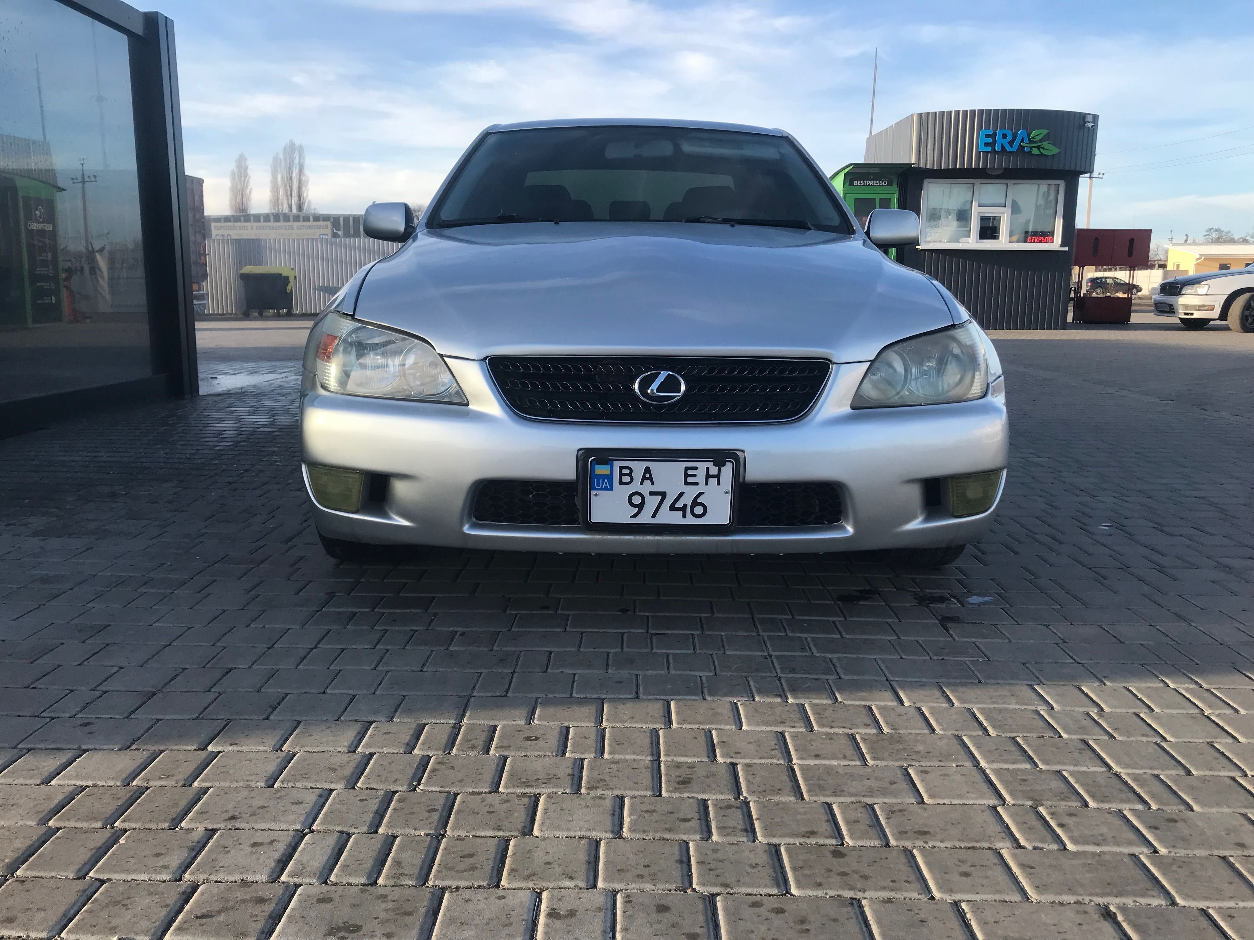 Lexus IS200 2001г