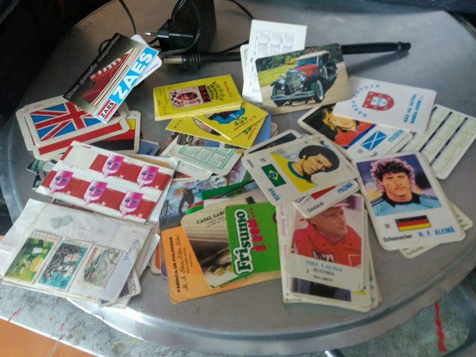 160 Calendários e 30 selos