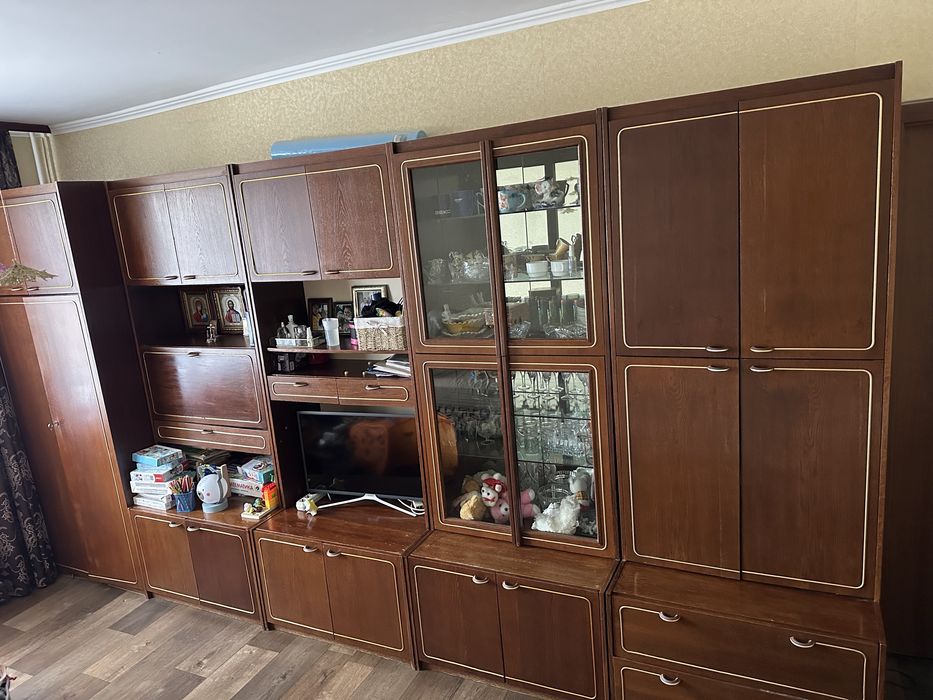 Мебель стенка в зал в очень хорошем состоянии