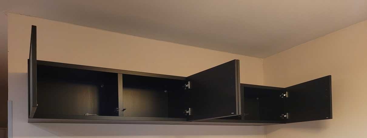 Dwie szafki wiszące IKEA BESTA – czarnybrąz 702.459.52 + pojemniki
