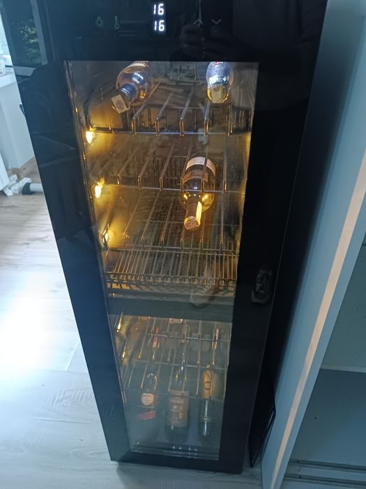 Chłodziarka do wina Klarstein 24 butelki sprawna