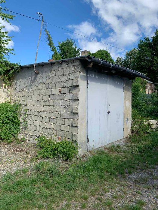 Продам капітальний гараж /або здам/