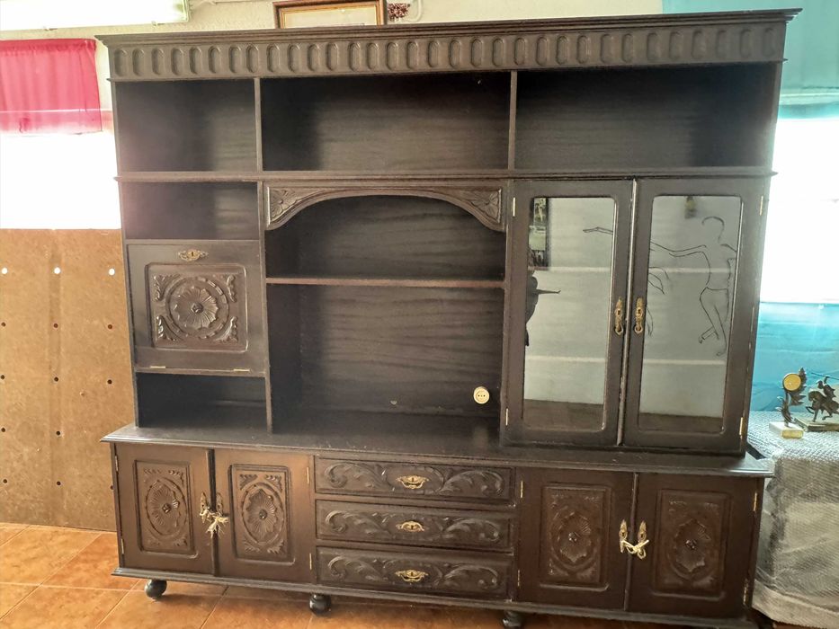 Estante Antiga de Sala — Em Excelente Estado!