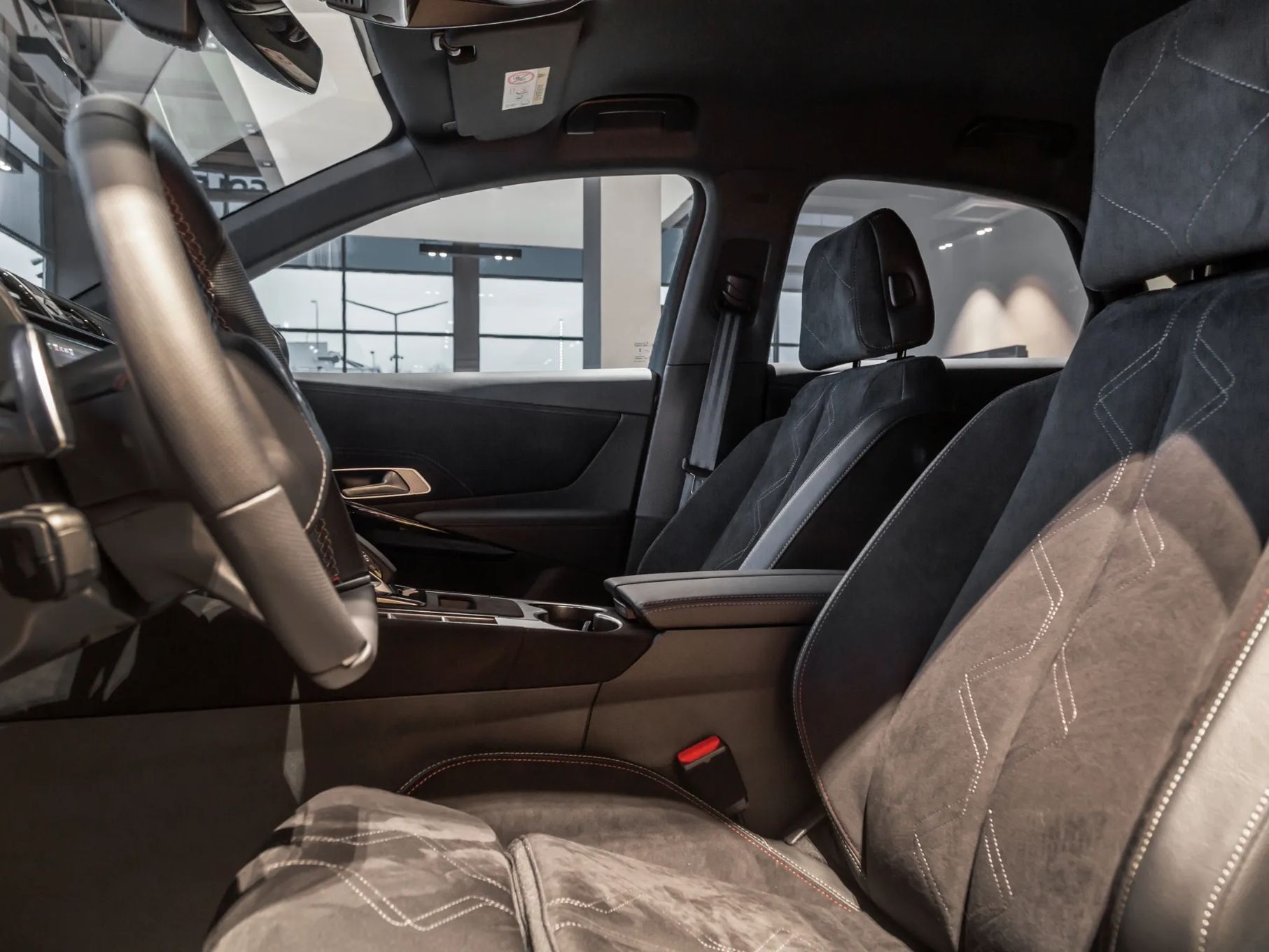 DS Automobiles DS 7 Crossback DS Automobiles DS 7 Crossback 1.6 E-Tense 4x4 Performance Line +