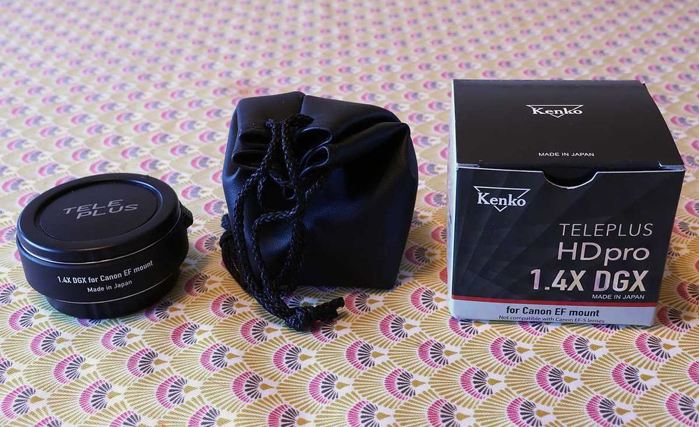 Canon EF 70-300/4-5.6L IS completa e em excelente estado