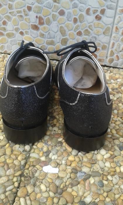 Sapatos nº36 brilhantes