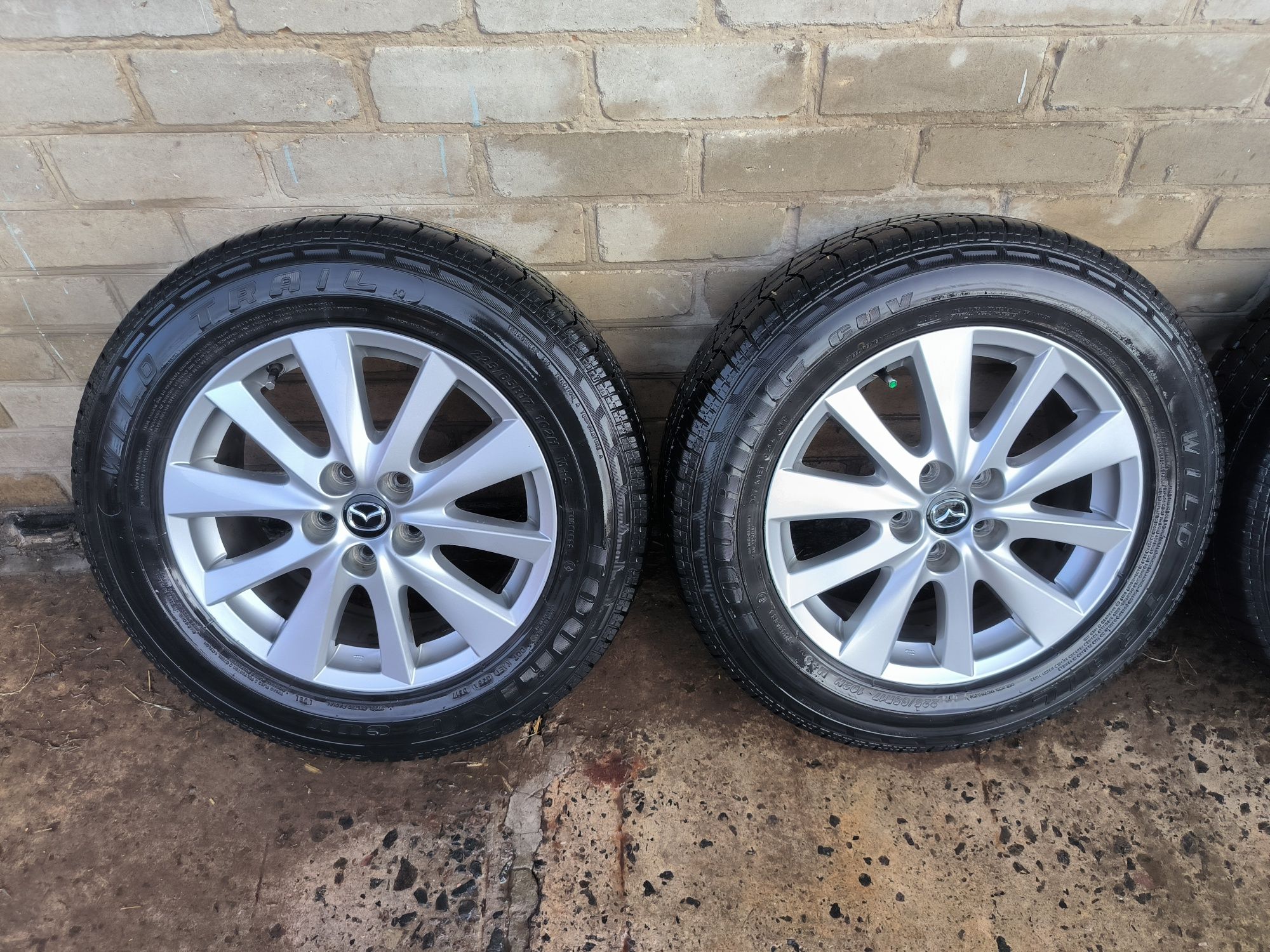 Оригінальні Диски з шинами  Mazda R17 5x114.3