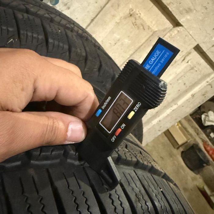 Продам зимові шини 225/70r15C Matador